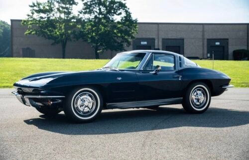 1963 Chevrolet Corvette split-window coupe * 327 L76 V8 and 4-spd manual - Image 4