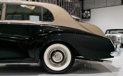 1961 Rolls-Royce Silver Cloud SCT-100 Touring Saloon By James Young - Image 5